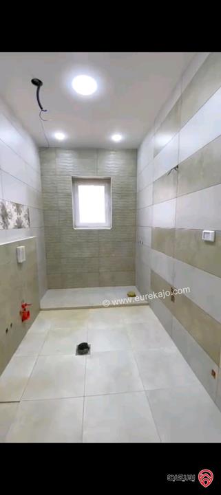 فيلا مساحة 1300م على أرض 1200م للبيع في عمان - الجبيهة 