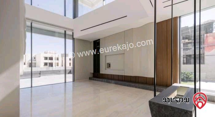 قصر مساحة 1500م على أرض 1800م للبيع في عمان - دابوق