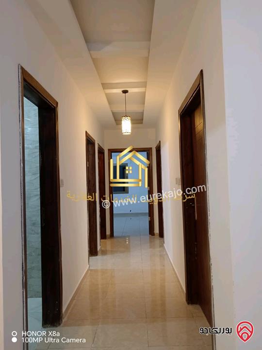 شقة فارغة طابق شبه ارضي مساحة 200م مع ترس للإيجار في عمان - ضاحية الرشيد 