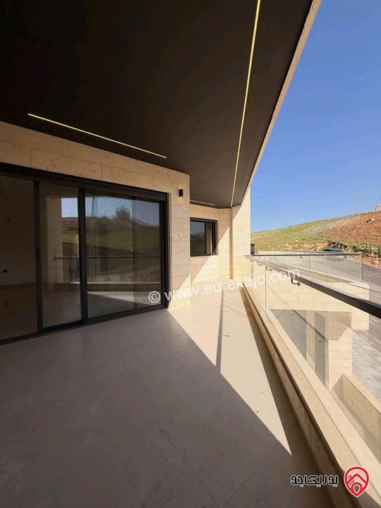 شقة أرضية مساحة 225م داخلي و 123م خارجي للبيع في عمان - كريدور عبدون