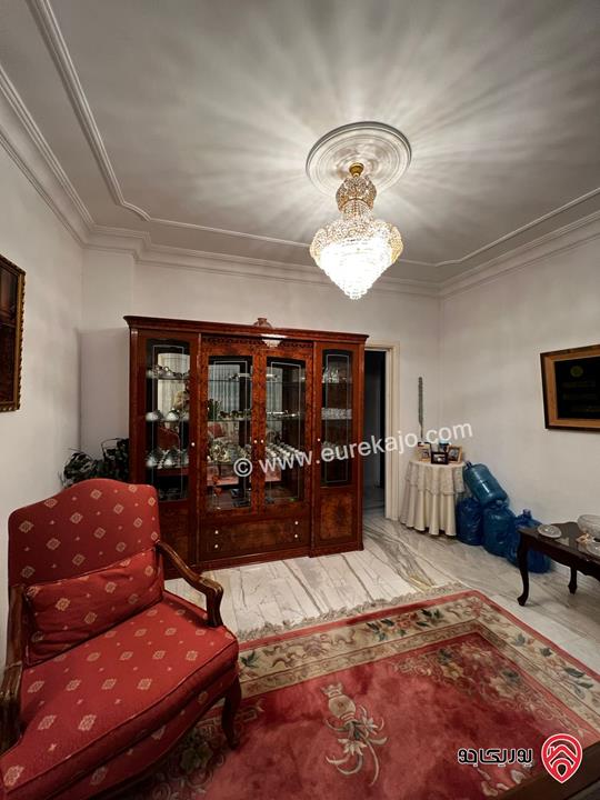  شقة مميزة طابق أول مساحة 189م للبيع في عمان - أم السماق