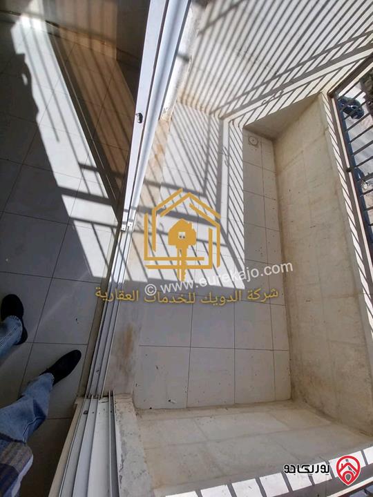 شقة فارغة طابق ثاني مساحة 150م للإيجار في عمان - تلاع العلي 