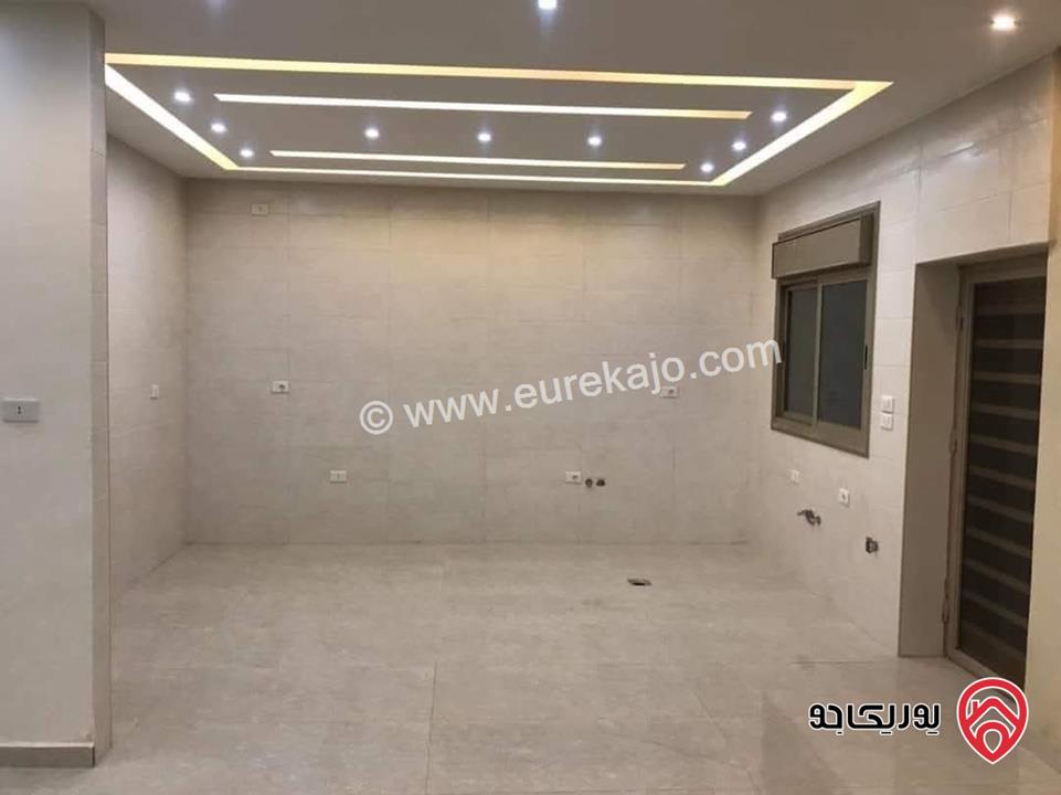 متبقي فيلا واحدة فقط ڤلل مودرن متلاصقة فاخرة مساحة 250م للبيع في الزرقاء الجديدة - جبل المغير 