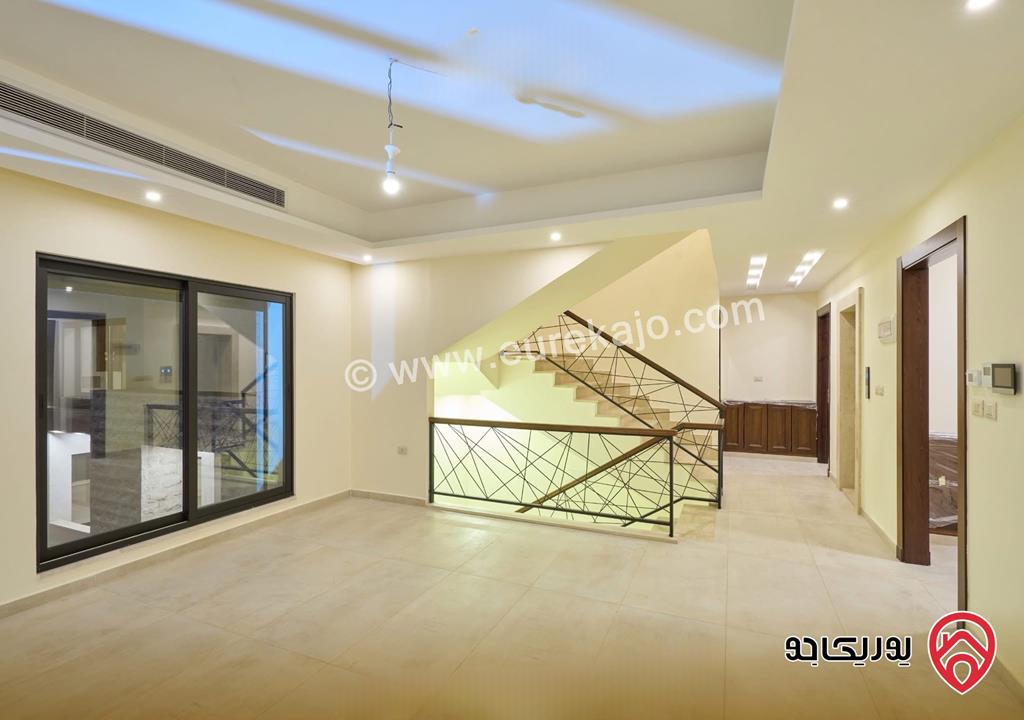 فلل مستقلة مرتبة جديدة عدد 8 بمساحات مختلفة للبيع في عمان - دابوق