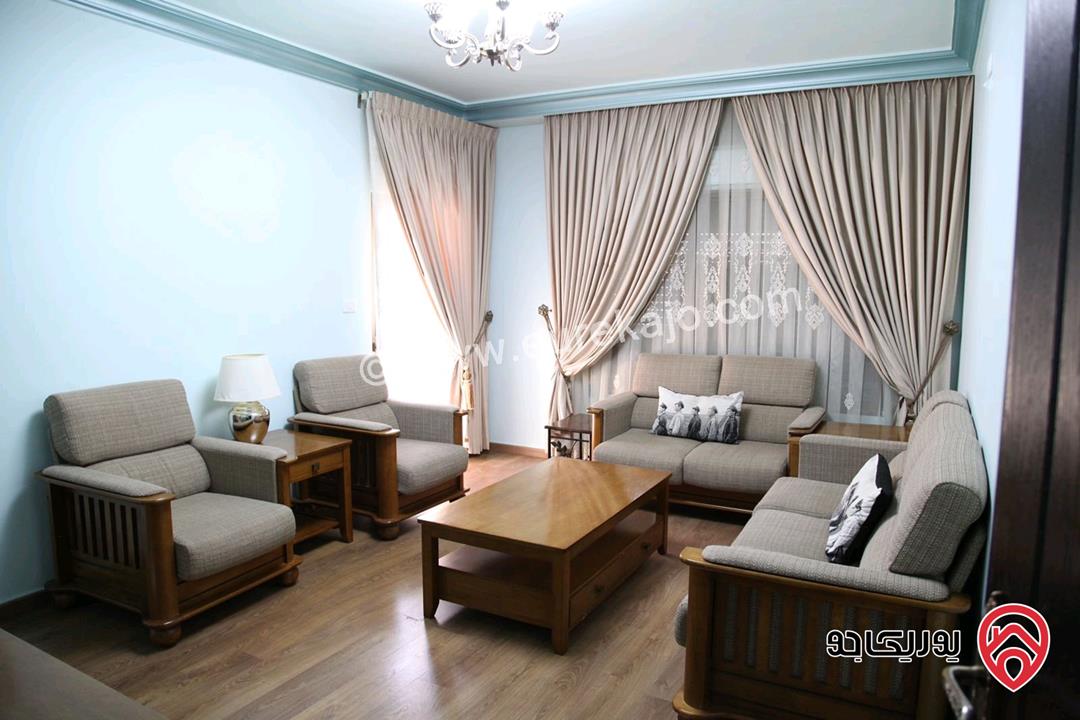 شقة طابق ثالث مساحة 190م مع روف 70م للبيع في عمان - ضاحية الرشيد 