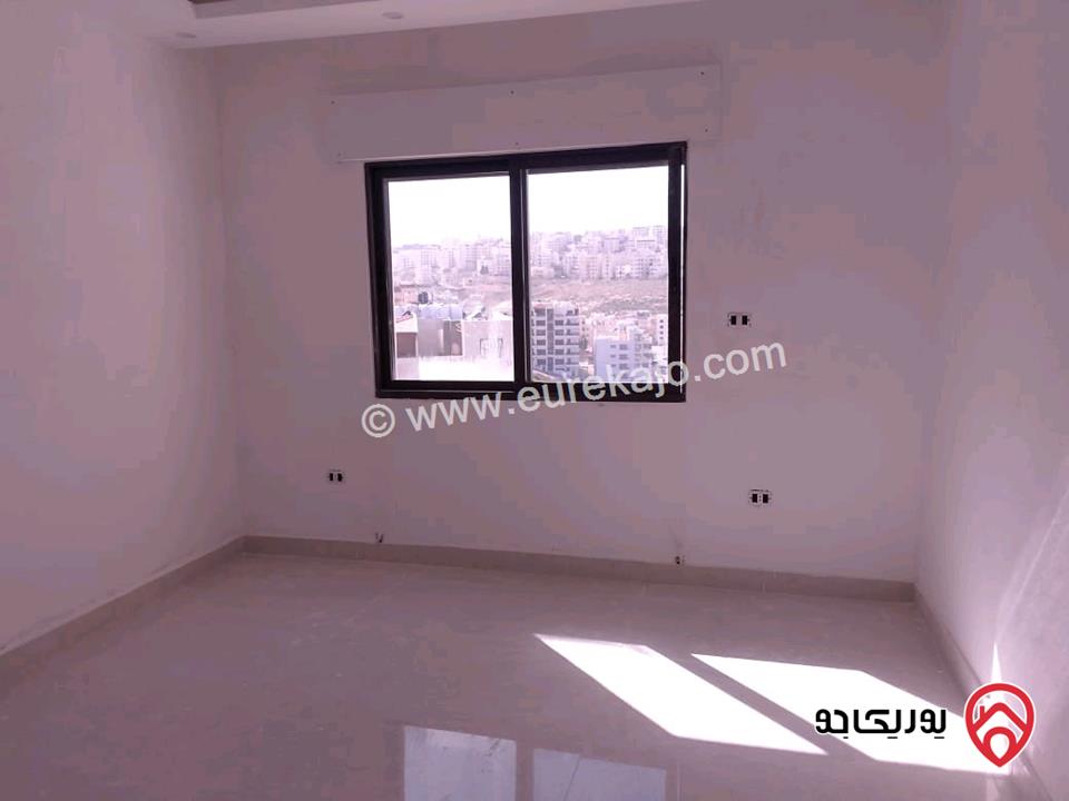 شقة طابق أخير مع روف مساحة 170م للبيع في عمان – الجبيهة حي أم زويتينة