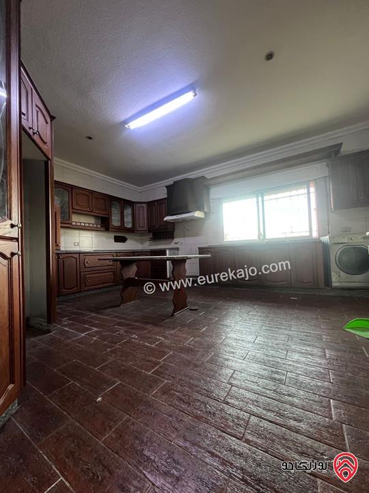 شقة شبه ارضية مساحة 235م للايجار في عمان - الرابية 