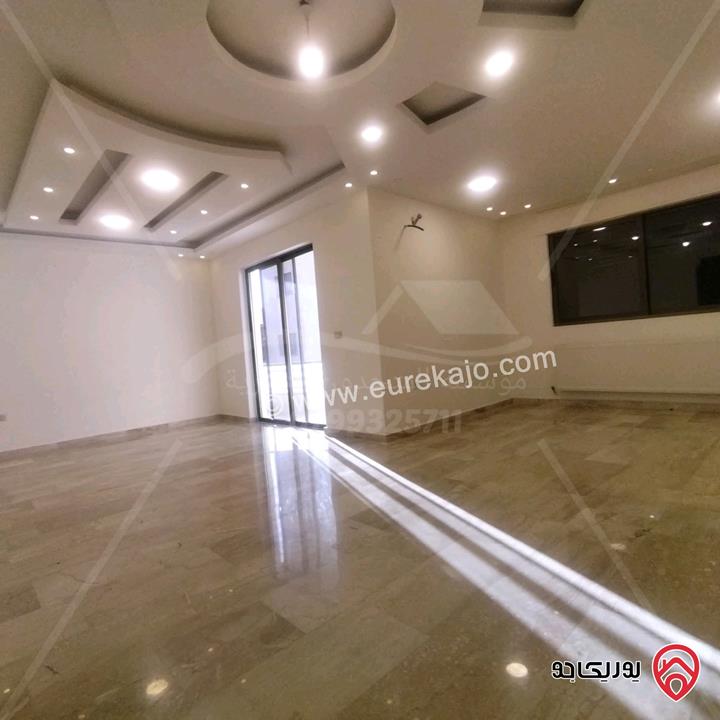 شقة فارغة طابق أرضي معلق مساحة 200م للايجار في عمان - أم السماق