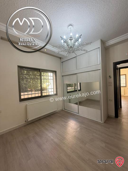 شقة شبه ارضي فاخرة للبيع في عمان - خلدا مساحة 150م مع ترس و حديقة 150م تشطيبات ديكورات عصرية فاخرة بسعر مميز جداً