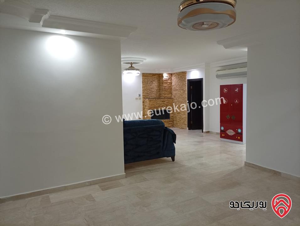 شقة دوبلكس أرضية شبه مستقلة مساحة 375م داخلي و 300م خارجي للبيع في عمان - خلدا