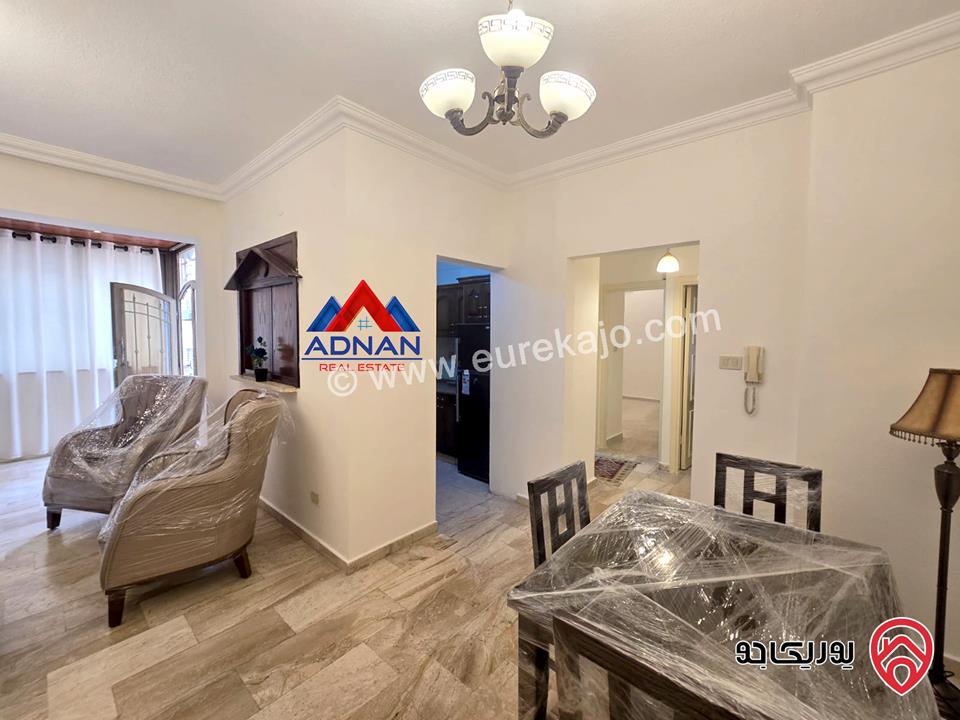 شقة ارضية مفروشة مساحة 80م داخلي وترس 120م و كراج و مدخل خاص للايجار في عمان - دير غبار