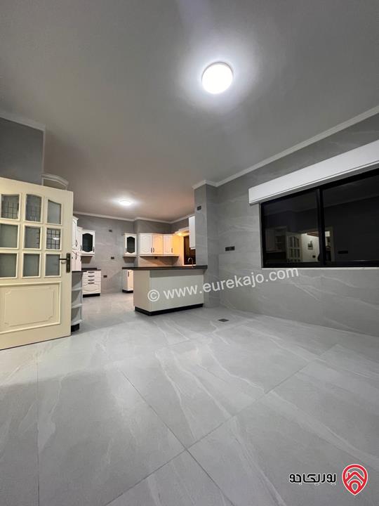 شقة طابق ثاني مساحة 300م للايجار في عمان - الصويفية 