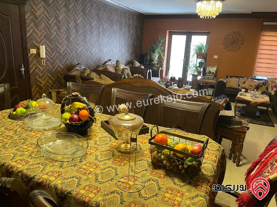شقة مساحة 216م داخلي و 100م خارجي للبيع في عمان - ضاحية الرشيد مميزة جدا