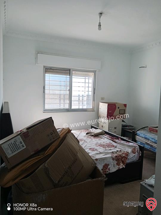 شقة مساحة 122م طابق أول بناء 2014 للبيع في عمان - الجاردنز وقريبة على شارع الجامعة 