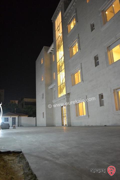 عمارة على أرض 1023م للبيع في عمان - خلدا