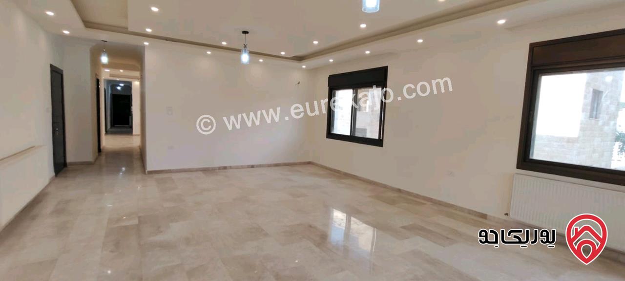 شقة فاخرة طابق ثاني مساحة 245م للبيع في عمان - ناعور خلف كازية السلام 