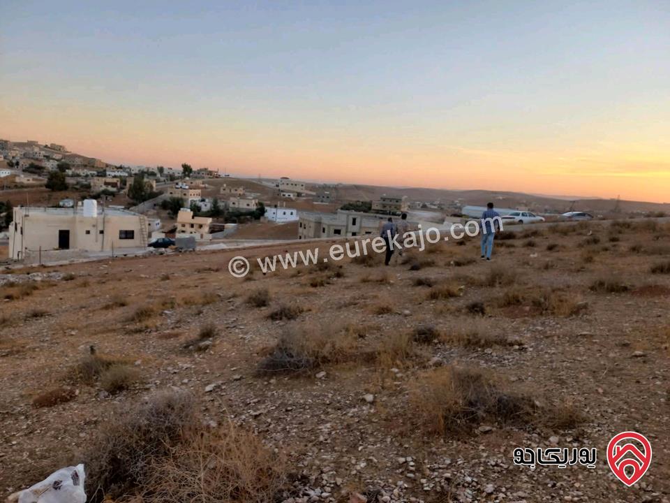قطعة أرض مساحة 1 دونم و 620م للبيع في المفرق منطقة الزنية