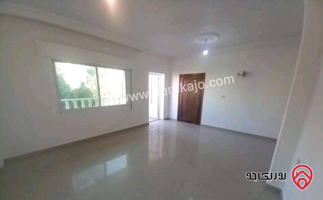 شقة طابق أول مساحة 160م للبيع في الزرقاء - البتراوي