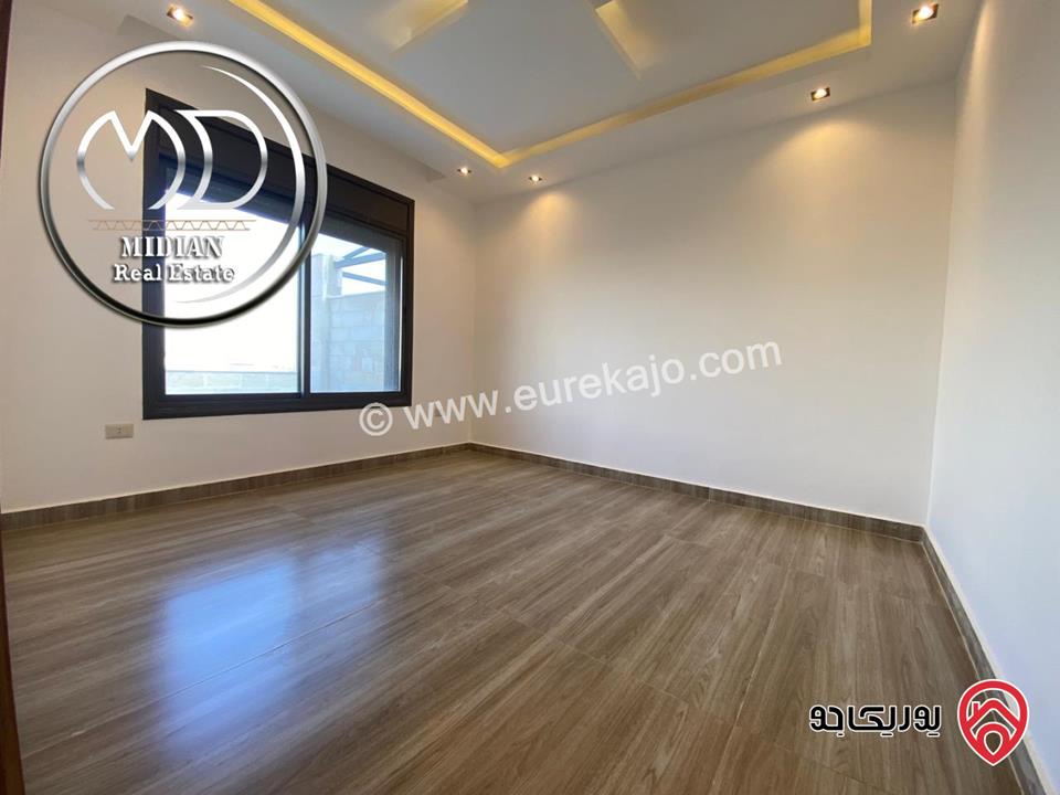 شقة دوبلكس طابق اخير مع روف للبيع في عمان - الشميساني مساحة 200م مع تراسات اطلالة جميلة بسعر مميز