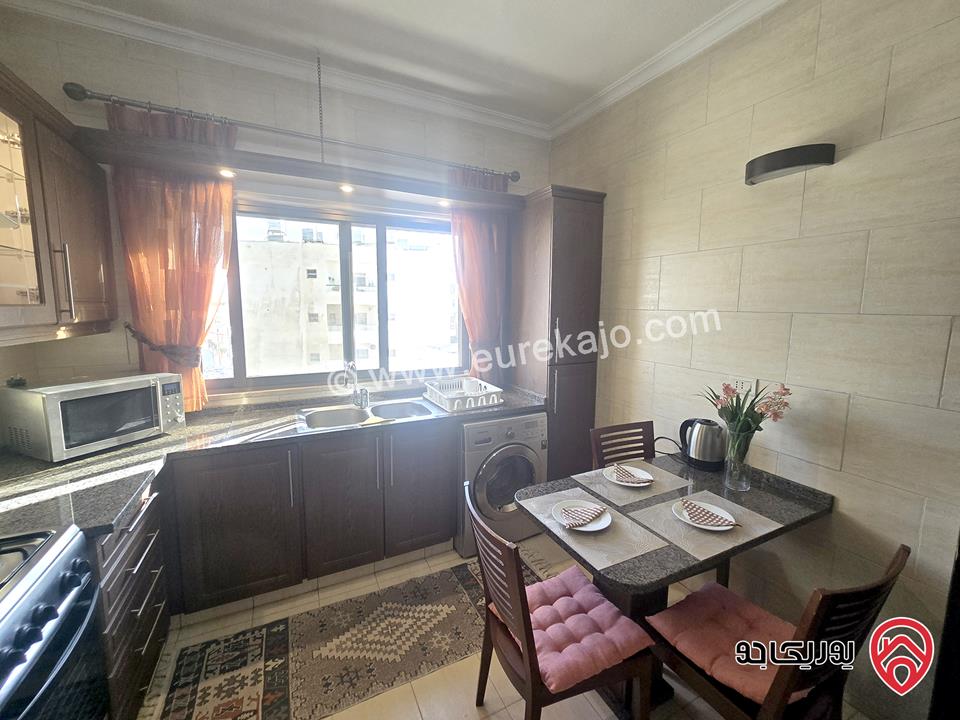 شقة طابق ثالث مساحة 120م للايجار مفروشة في عمان - الرابية