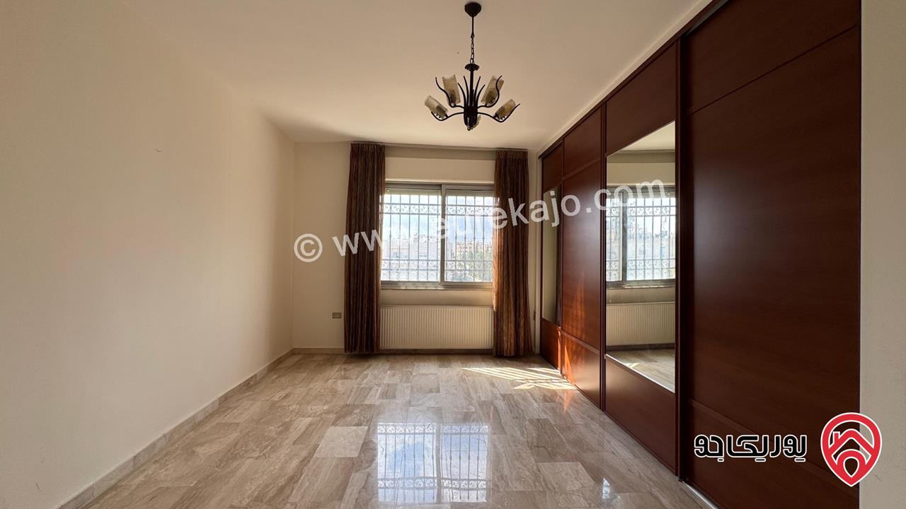 Unfurnished 4 Bedroom Apartment 300 Sqm for rent in Amman - 5th Circle