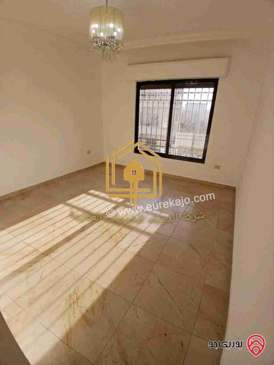 شقة فارغة طابق ثالث مساحة 100م للايجار في عمان - الرابية 