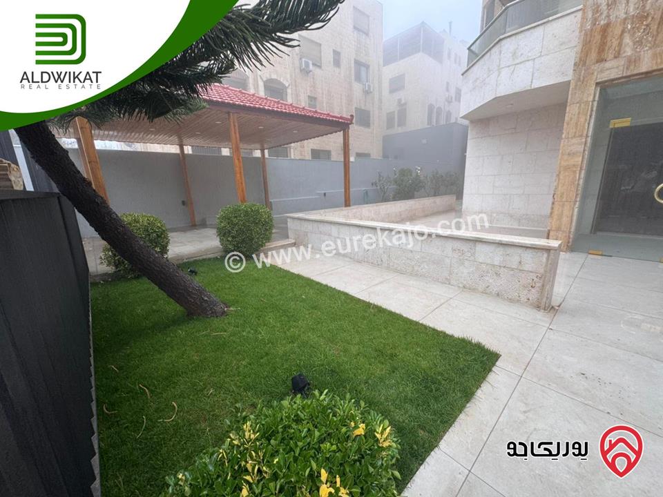 شقة فاخره ارضية للايجار في عمان - دير غبار مساحة البناء 280م ومساحة الحديقة 100م والترس 150م موقع مميز تصلح للسفارات والهيئات الدبلوماسية