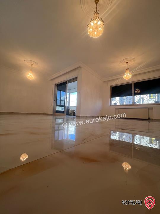 شقة طابق أول مساحة 200م للايجار في عمان - ام اذينة 