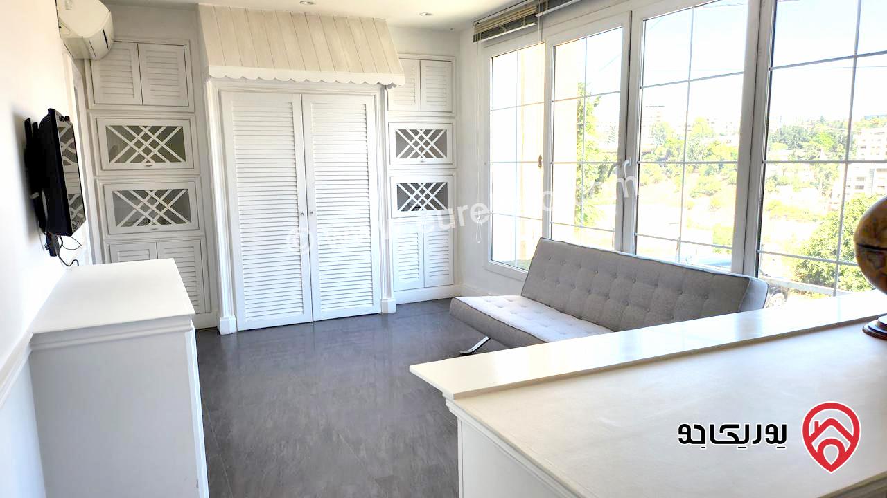 شقة أرضية مفروشة دوبلكس مساحة 250م مع مسبح للايجار في عمان - عبدون