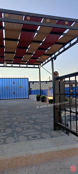 مزرعة مساحة الأرض 3400م والبناء 120م للبيع في المفرق 