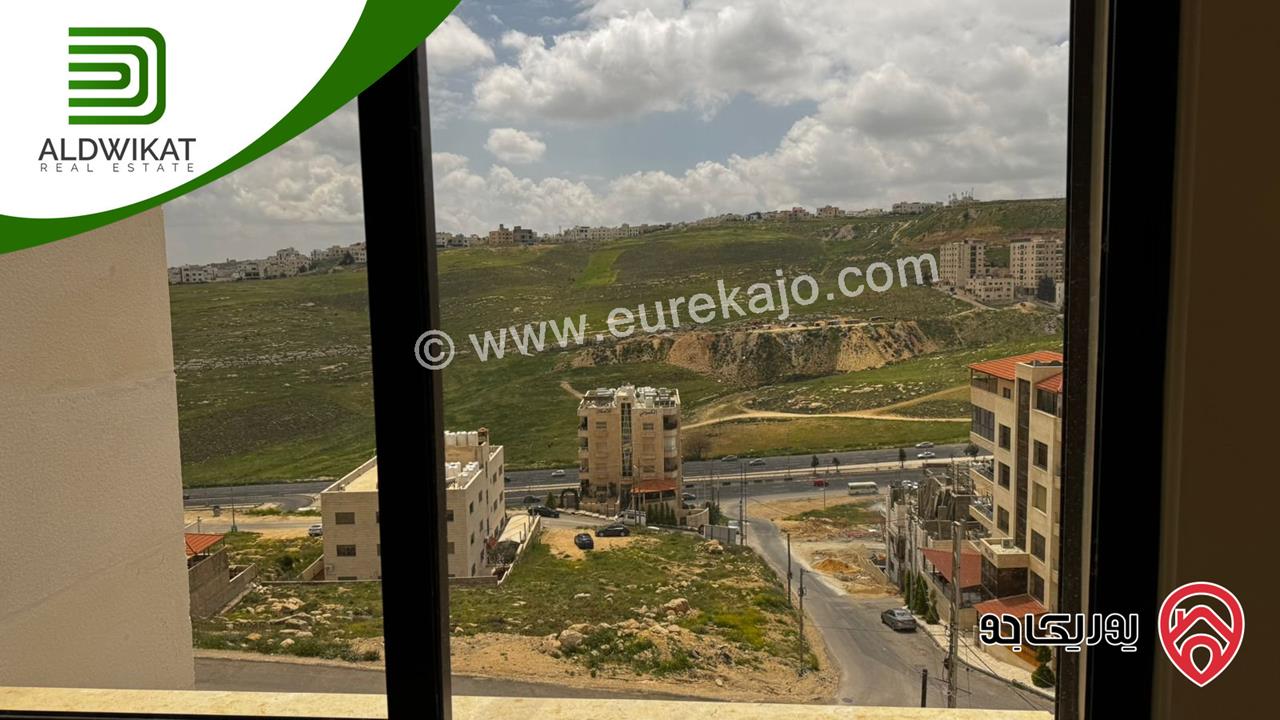 شقة للبيع في عمان - الجبيهة طابق اول مساحة البناء 175م والترس 10م موقع مميز واطلالة