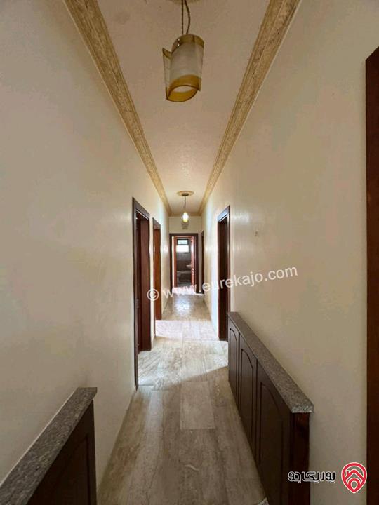 شقة فارغة طابق ثاني مساحة 220م للايجار في عمان - خلدا