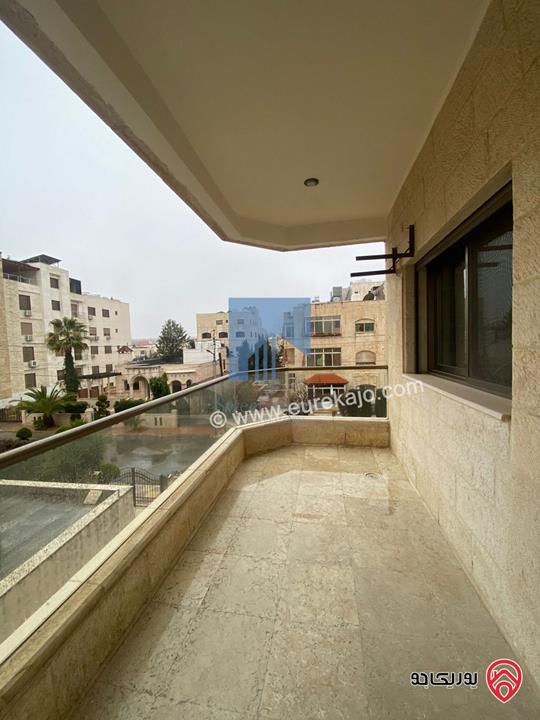 شقة فاخرة طابق اول 172م تشطيب سوبر ديلوكس للبيع في عمان - خلدا - العوجانية