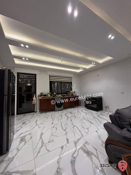 شقة فاخرة طابق ثالث مساحة 235م للبيع في عمان - خلدا