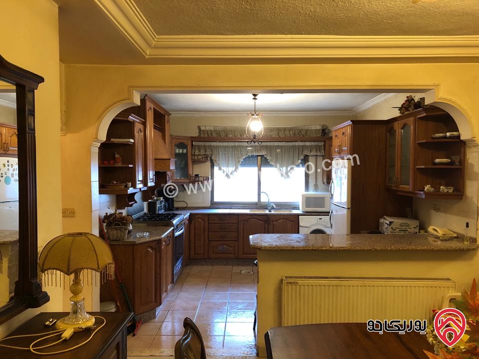 شقة مفروشة مساحة 124م طابق ثالث للبيع في عمان - تلاع العلي 