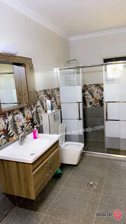 فيلا ومزرعة مفروشة مساحة 200م على أرض 2 دونم للايجار في اربد - طريق البترول منطقة هادئة وجميلة ومستقلة