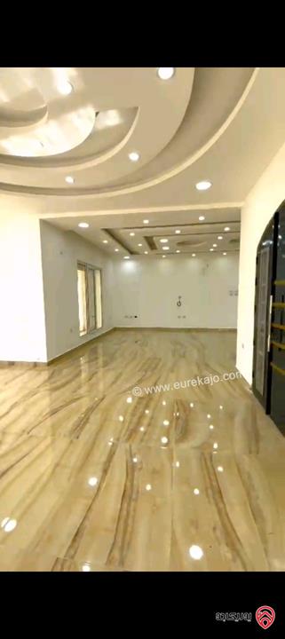 فيلا مساحة 1300م على أرض 1200م للبيع في عمان - الجبيهة 