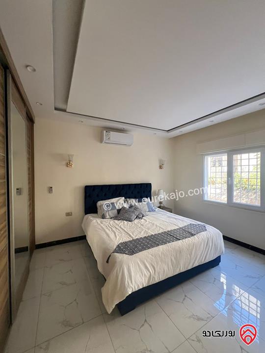 شقة فاخرة أرضية مساحة 180م داخلي و 100م خارجي للايجار مفروشة في عمان - عبدون