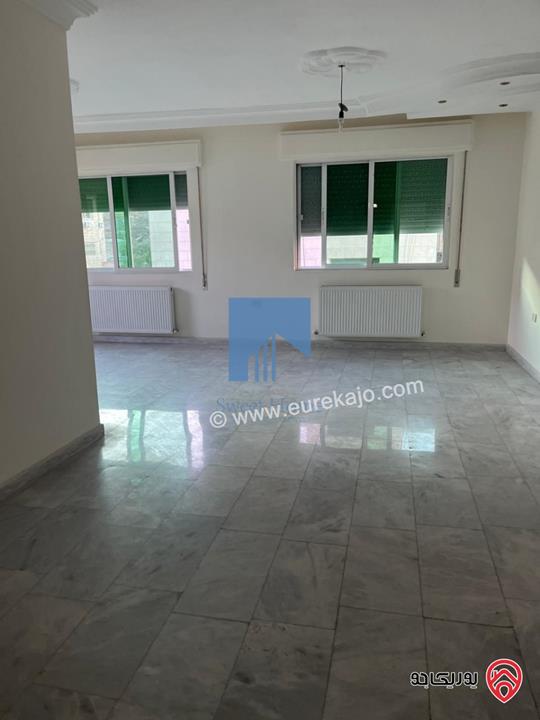 شقة مميزة للبيع في عمان - الجاردنز قرب جريدة الرأي والدستور طابق ثالث 172م مع روف ترس 60م بسعر مغري