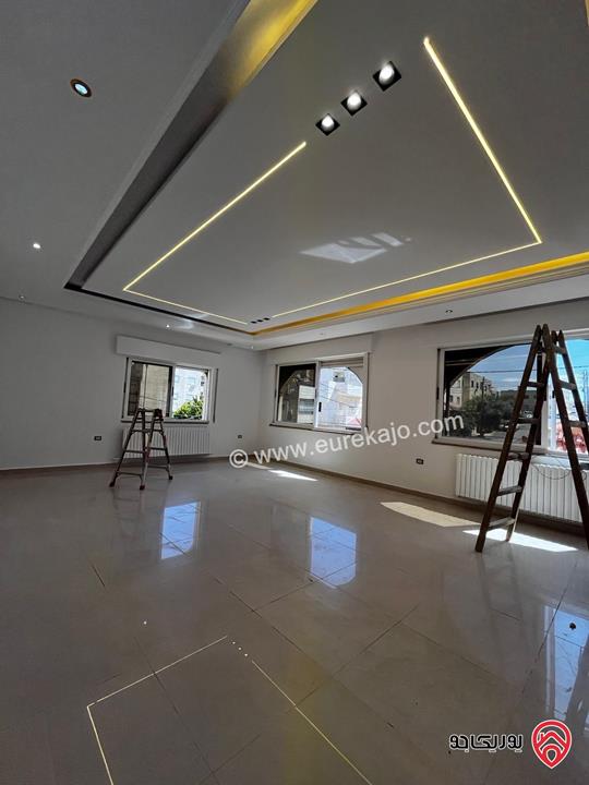 شقة طابق أول مساحة 210م للايجار في عمان - خلدا