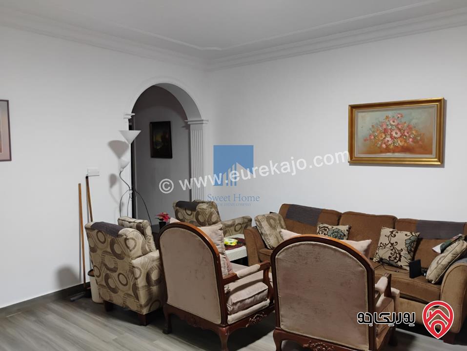 شقة ارضية مساحة 206م مع ترس 60م للبيع في عمان - عبدون