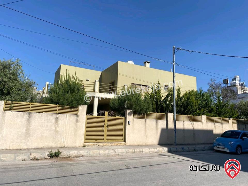 فيلا دوبلكس مساحة الأرض 650م ومساحة البناء 375م للايجار في اربد - الحصن