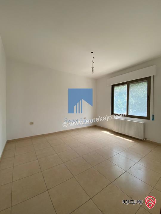 شقة طابق اول 180م تشطيب سوبر ديلوكس للبيع في عمان - الرابية