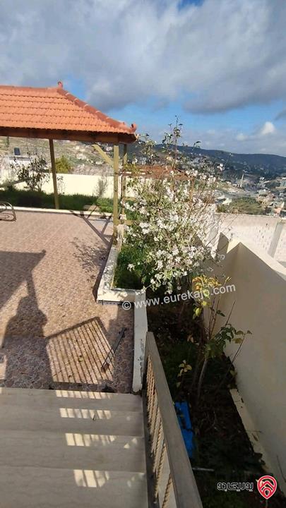 فيلا مساحة 560م على ارض 711م للبيع في الزرقاء - ام رمانة