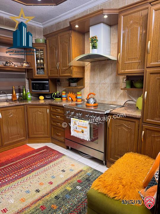 شـقة ممـيزة أرضية مساحة 129م داخلي و 49م خارجي للـبيـع في عمان - طبربور الخزنة