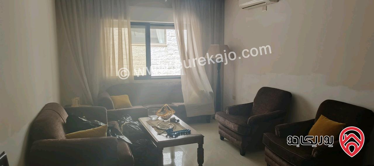 شقة طابق ثاني مساحة 90م للبيع في عمان - الرابية