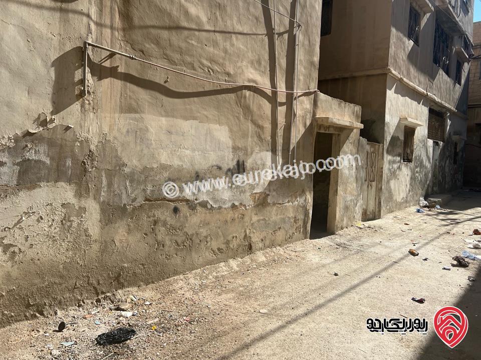 شقه أرضية للبيع في الزرقاء - حي الامير محمد مساحة 150م من ضمن عمارة 