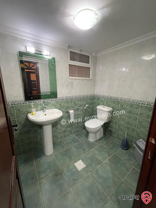 شقة أرضية مساحة 211م داخلي و 60م خارجي للبيع في عمان - طبربور