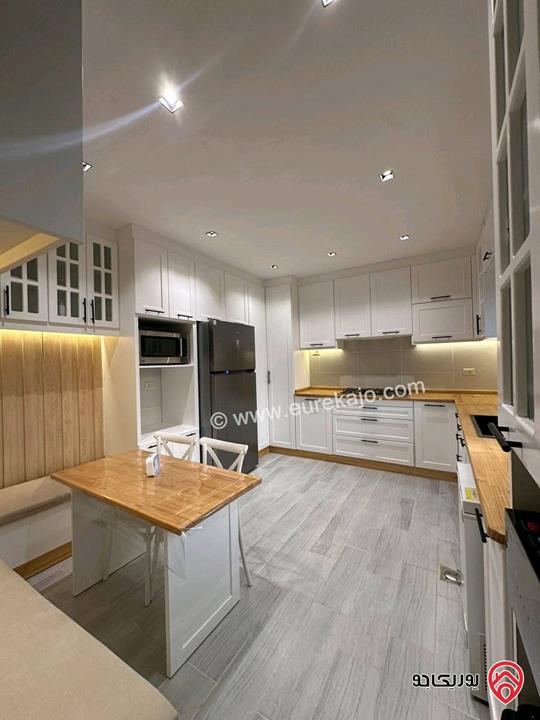 شقة دوبلكس طابق ثالث مع رووف مميزة مساحة 380م للبيع في عمان - خلدا