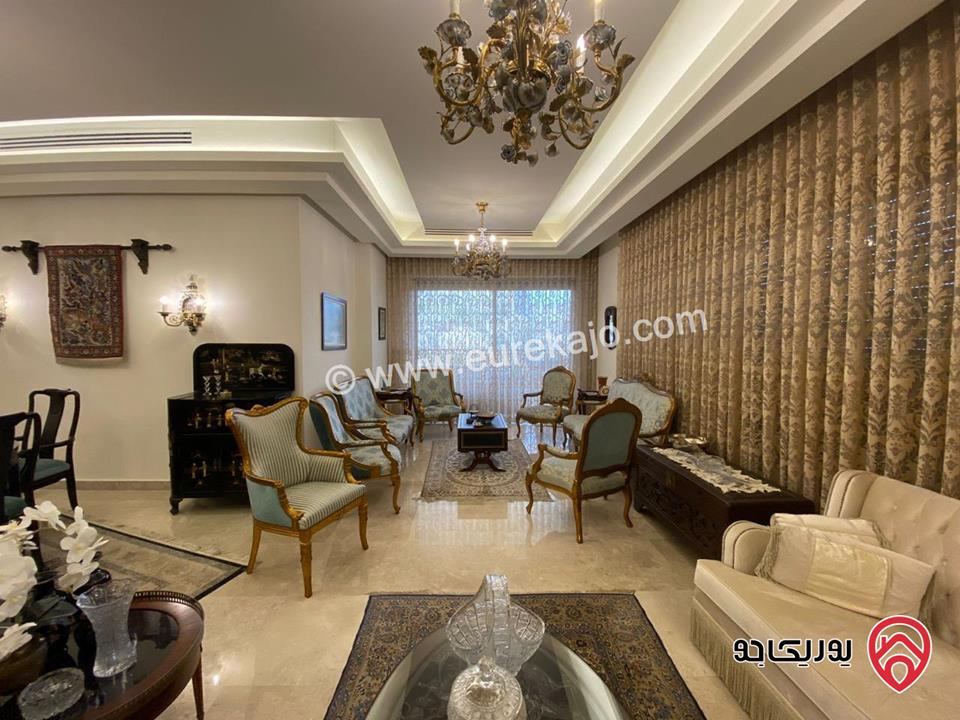 شقة فاخرة طابق ثالث مساحة 311م للبيع في عمان - دير غبار